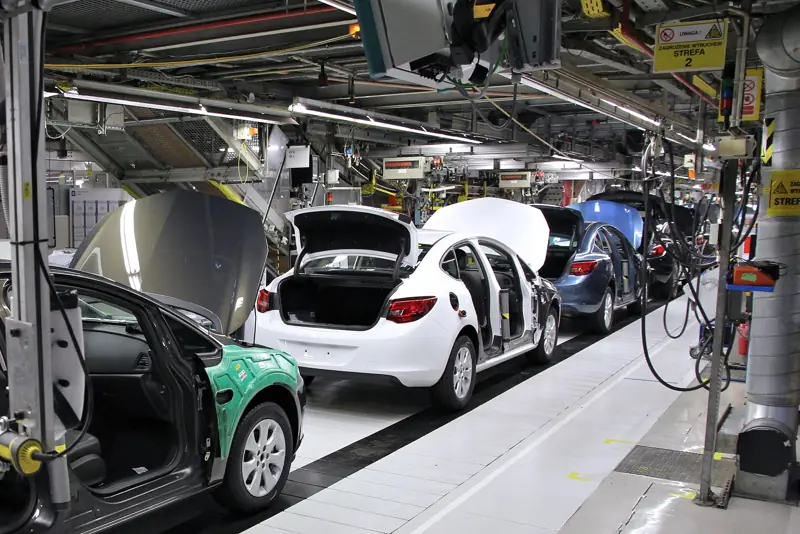 Línea de ensamble automotriz